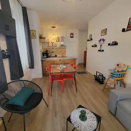 Lägenhet Le Plein Centre Rez De Chaussee Au Coeur De