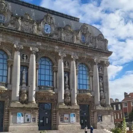 Le Plein Centre Rez De Chaussee Au Coeur De *
